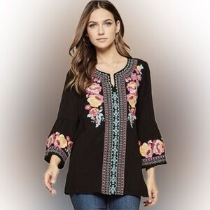 NWT Savanna Jane Embroidered Black Top